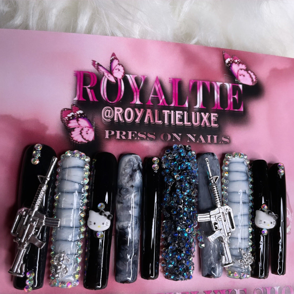 ♡ Black HK ♡